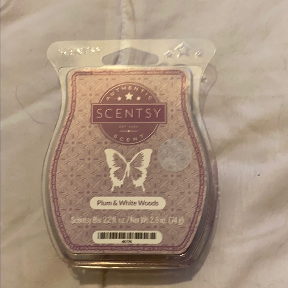 Scentsy plum and white woods scent new